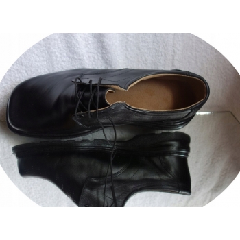 CHORE STOPY BUTY MESKIE tęgośc 4 x H 46