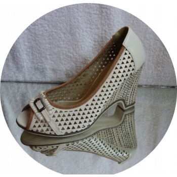 -50% bezowe SANDAŁY koturn 10 cm 40