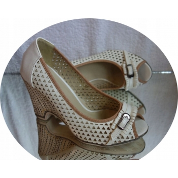 -50% bezowe SANDAŁY koturn 10 cm 40