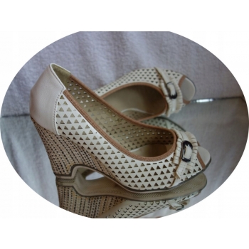 -50% bezowe SANDAŁY koturn 10 cm 40