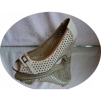 -50% bezowe SANDAŁY koturn 10 cm 40