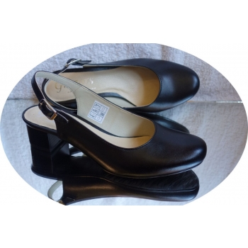 -40% skórzane sandałki płaski obcas czarny 35