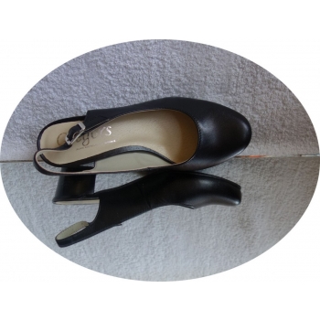 -40% skórzane sandałki płaski obcas czarny 35