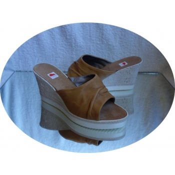 SKORZANE KLAPKI SZERSZE teg H brąz 39