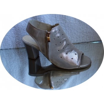 Skórzane sandałki FASHION obcas H ażur złoto 35