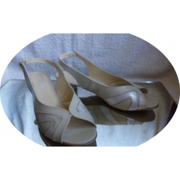 SKÓRZANE sandały beżowe TĘGOŚĆ H HALUKSY 37