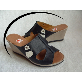 SKÓRZANE klapki granat koturn tęgośc G i H 39