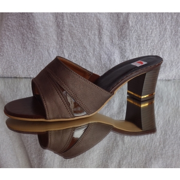 skórA KLAPKI BRĄZOWE tegośc 3 H BARDZO SZEROKIE