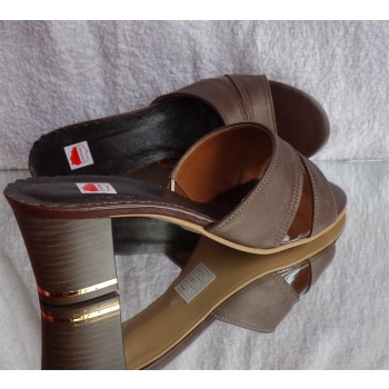 skórA KLAPKI BRĄZOWE tegośc 3 H BARDZO SZEROKIE