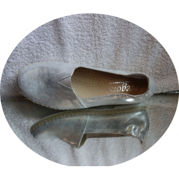 Nowość mieciutki skórzany MOKASYN srebrny 39