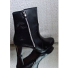 BOTKI W PODBICIU KOSTKA 33 cm czarne nr 42