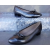 Eleganckie skórzane balerinki z obcasem 2.5 cm, srebrne, rozmiar 41
