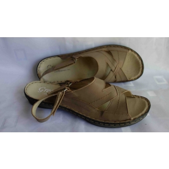 Brązowe skórzane sandały damskie -50% (41)