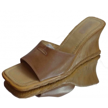Eleganckie Klapki Koturn 40