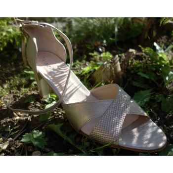 Złote Sandałki Skórzane nr 45