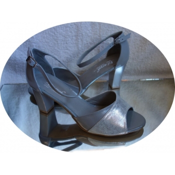 Wygodne Sandały Skórzane na Szerszą Stopę