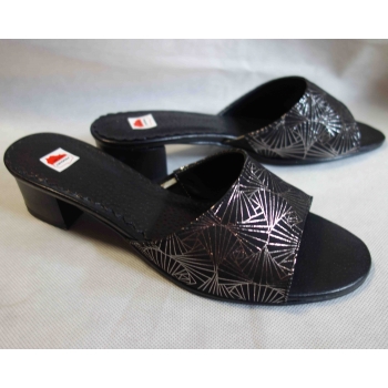 Eleganckie Skórzane Klapki Czarne 4cm Obcas 38