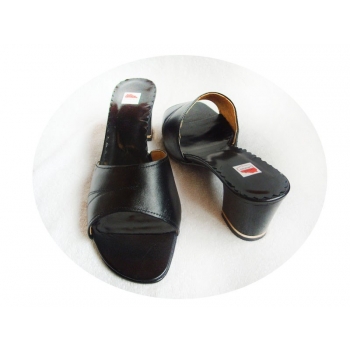 Eleganckie Skórzane Klapki Damskie, Czarne, OBCAS 6 cm (Rozmiar 36)