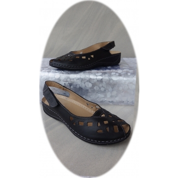 Eleganckie sandały skórzane z koturnem 4cm (rozmiar 40)