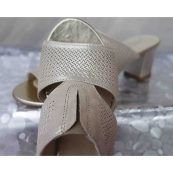 Eleganckie Klapki Skórzane beż 6cm - R.38