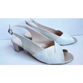 Eleganckie buty skórzane beż H 38