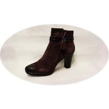 Botki damskie śliwkowe, skórzane, nowe, obcas 8.5cm, nr.39