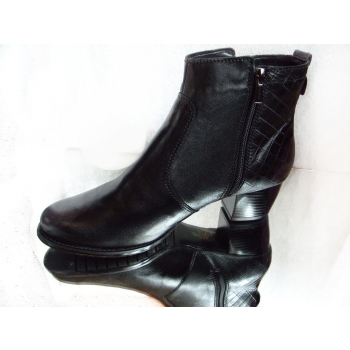 Szersze Skórzane Botki 44, Obcas 5,5 cm