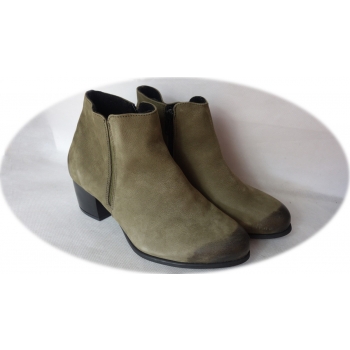 Botki oliwkowe na szerszą stopę, obcas 4,5 cm (nr.37)