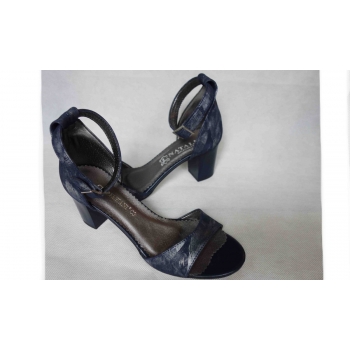 Eleganckie Skórzane Sandały Granat 37