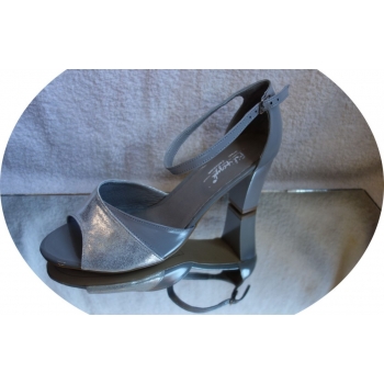 Eleganckie srebrne sandały skórzane - ROZMIAR 40