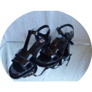 Sandały obcas czarny lakier, H42