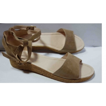 Sandałki damskie brąz koturn 40