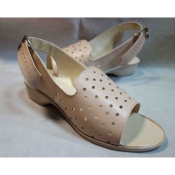 Szerokie sandały damskie, beżowy kolor