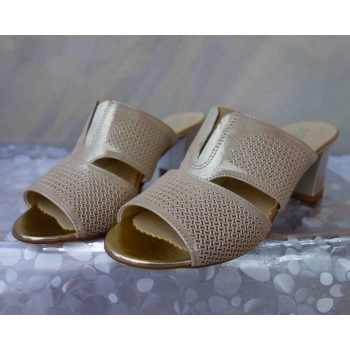 Eleganckie Klapki Skórzane beż 6cm - R.38