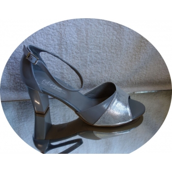 Eleganckie srebrne sandały skórzane - ROZMIAR 40