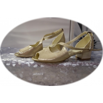 Eleganckie złote sandały obcas 6,5 cm nr. 37