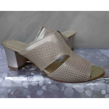 Eleganckie Klapki Skórzane beż 6cm - R.38