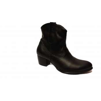 Botki damskie czarne - Polskie, obcas 5,5cm, nr. 40