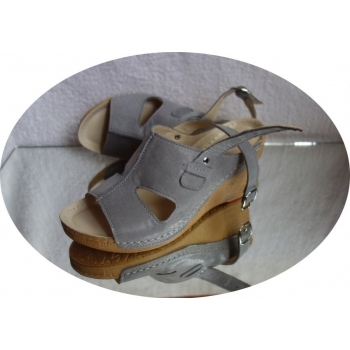 Sandały skórzane koturn wygodne G 39