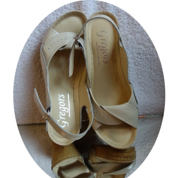 KOTURNA sandał skórzany beż G 40