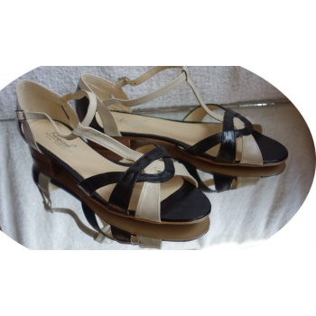 Sandals Tęgość H 40 - Czarny/Beż