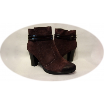 Botki damskie śliwkowe, skórzane, nowe, obcas 8.5cm, nr.39