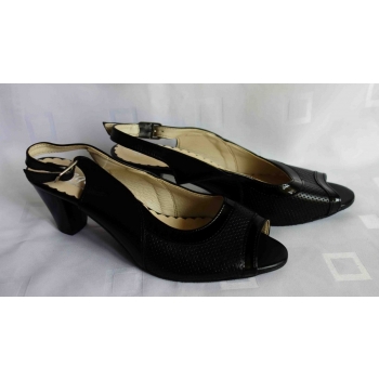 Eleganckie Czarne Skórzane Sandały Damskie 37