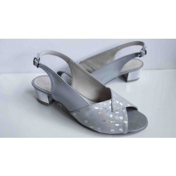 Modne skórzane sandały w kolorze popielatym - rozmiar 40
