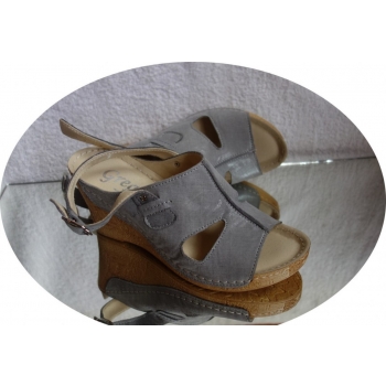 Sandały skórzane koturn wygodne G 39