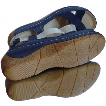 Modne sandały z profilowaną podeszwą - granat 38