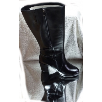 Eleganckie Kozaki z Szeroką Cholewką - 37