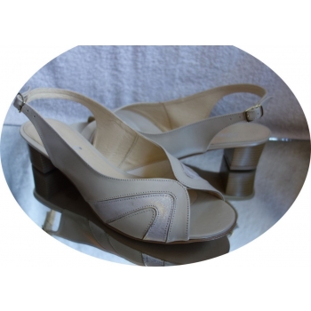 Eleganckie sandały skórzane, szerokie palce, 43