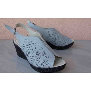Skórzane sandałki koturn tęgość H szary ażur 41