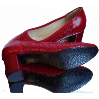 Eleganckie czółenko z wygodnym obcasem 6,8 cm